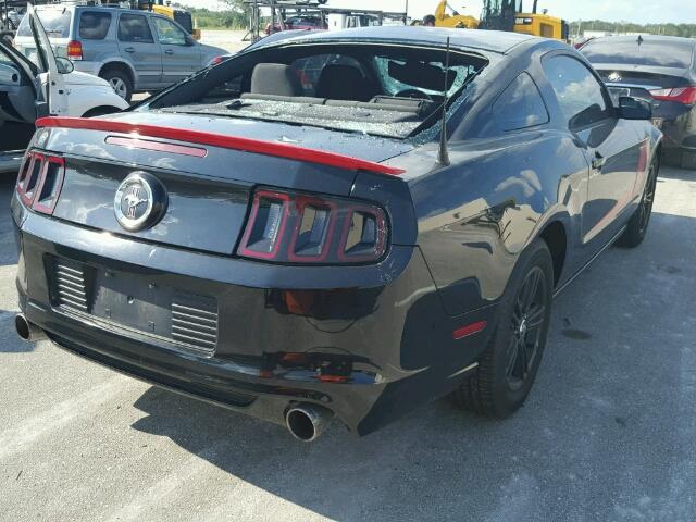 1ZVBP8AM3E5334115 - 2014 FORD MUSTANG BLACK photo 4