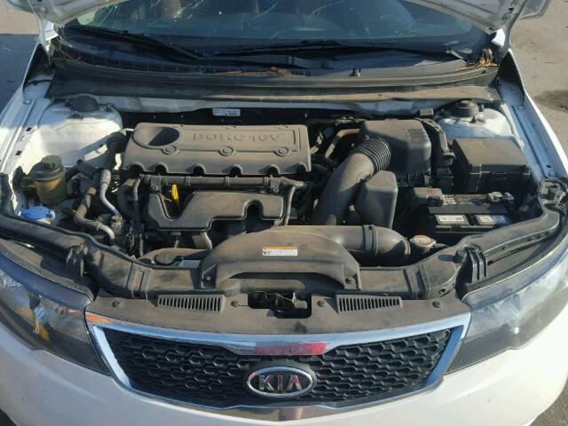 KNAFU4A24B5399729 - 2011 KIA FORTE WHITE photo 7