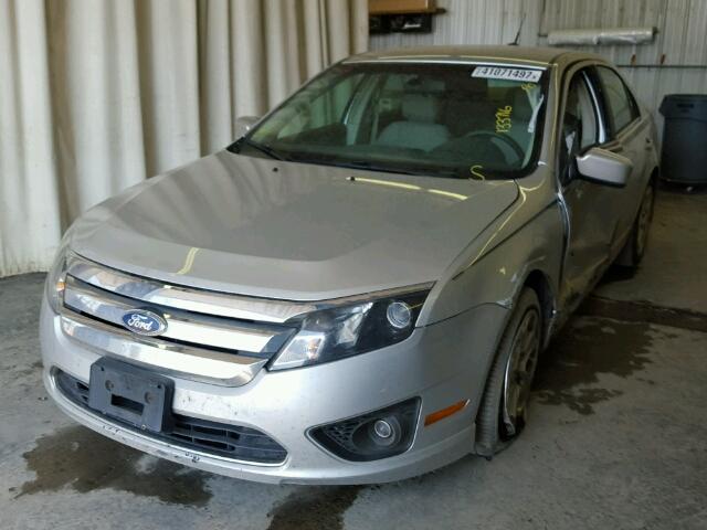 3FAHP0HA2BR223564 - 2011 FORD FUSION SILVER photo 2