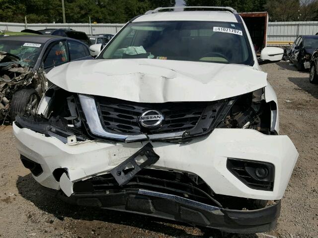 5N1DR2MM5HC604584 - 2017 NISSAN PATHFINDER WHITE photo 9
