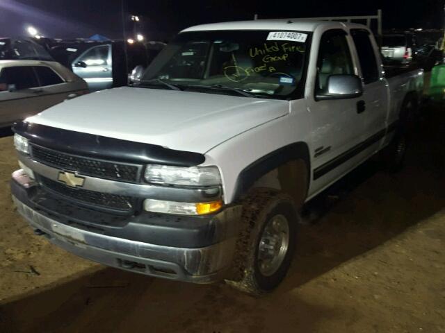 1GCHK29162E194382 - 2002 CHEVROLET SILVERADO WHITE photo 2