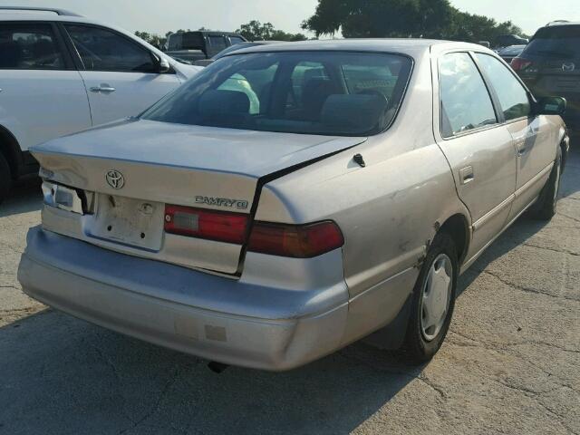 4T1BG22K3WU305312 - 1998 TOYOTA CAMRY CE BROWN photo 4