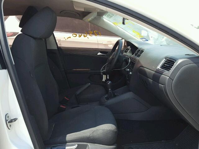 3VW1K7AJ9CM427996 - 2012 VOLKSWAGEN JETTA BASE Սպիտակ լուսանկար 5