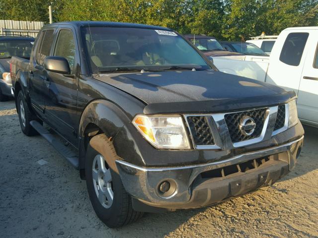 1N6AD07U26C424835 - 2006 NISSAN FRONTIER C BLACK photo 1