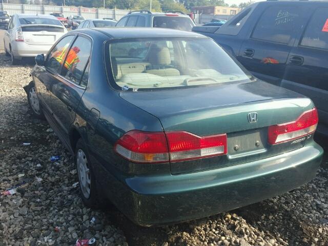 1HGCG55492A048967 - 2002 HONDA ACCORD LX GREEN photo 3