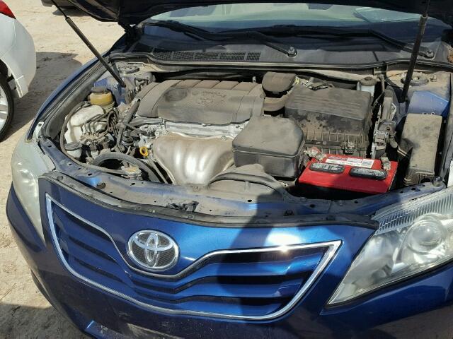 4T1BF3EK2BU642472 - 2011 TOYOTA CAMRY BLUE photo 7