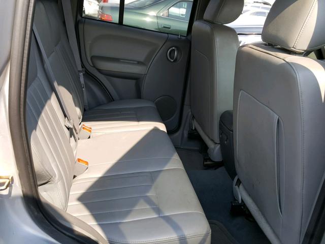 1J8GL38K45W520728 - 2005 JEEP LIBERTY RE SILVER photo 6