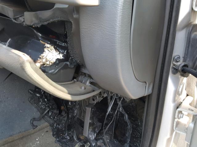 1J8GL38K45W520728 - 2005 JEEP LIBERTY RE SILVER photo 9