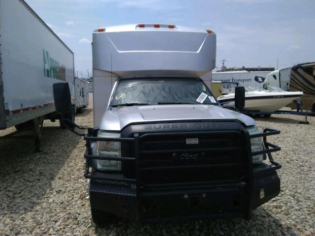 1FDGF5HT0BEC26372 - 2011 FORD F550 SUPER Stříbrná fotografie 9