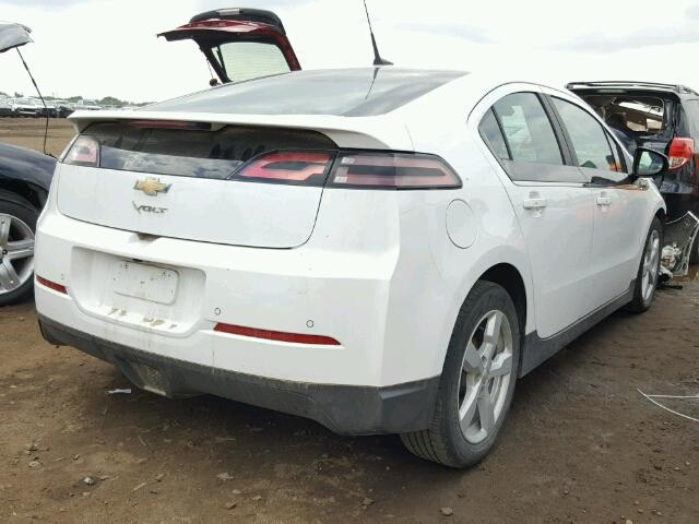 1G1RD6E48DU117813 - 2013 CHEVROLET VOLT WHITE photo 4