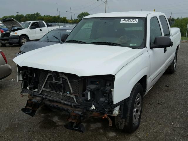 2GCEC13T451142761 - 2005 CHEVROLET SILVERADO WHITE photo 2