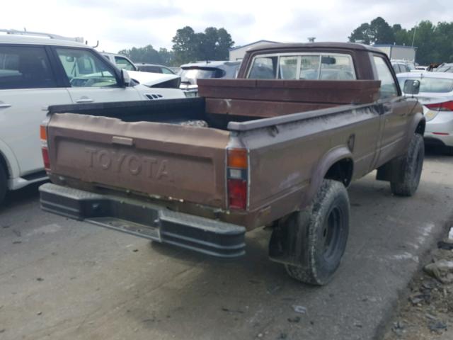 JT4RN48D4C0039718 - 1982 TOYOTA PICKUP RN4 BROWN photo 4