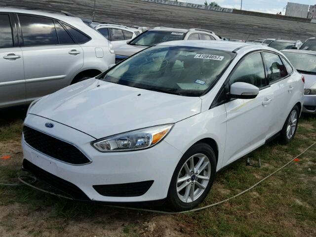 1FADP3F20FL255073 - 2015 FORD FOCUS SE WHITE photo 2