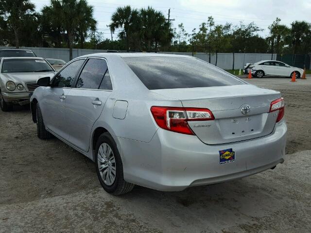 4T4BF1FKXDR319654 - 2013 TOYOTA CAMRY SILVER photo 3