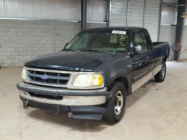 1FTZX1765WNC26842 - 1998 FORD F150 BLACK photo 2