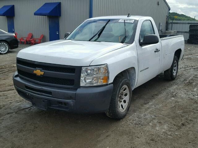 1GCNCPEX1DZ134920 - 2013 CHEVROLET SILVERADO WHITE photo 2