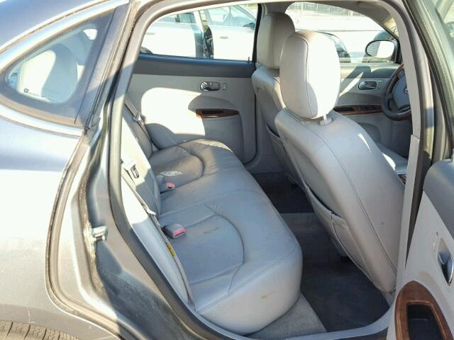 2G4WD532051281300 - 2005 BUICK LACROSSE C GRAY photo 6