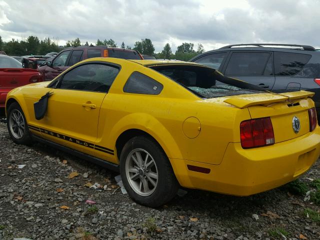 1ZVFT80N055148510 - 2005 FORD MUSTANG YELLOW photo 3