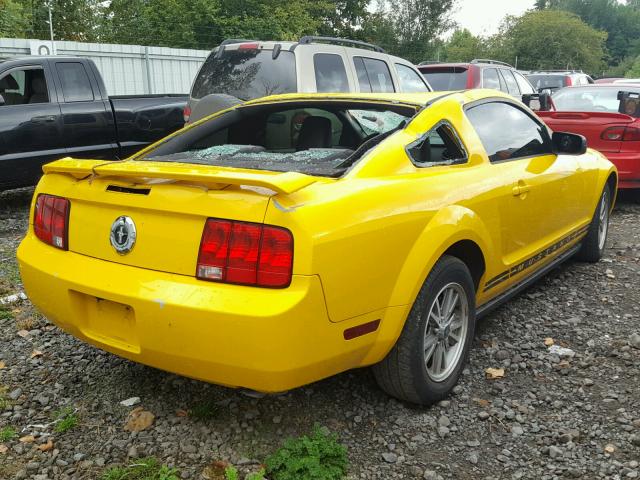 1ZVFT80N055148510 - 2005 FORD MUSTANG YELLOW photo 4