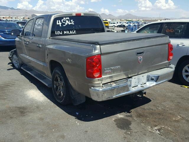 1D7HW48K66S599424 - 2006 DODGE DAKOTA QUA SILVER photo 3