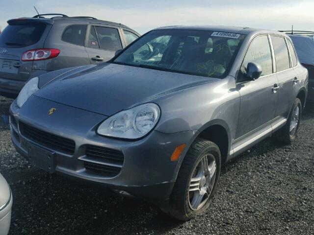 WP1AB29P14LA62472 - 2004 PORSCHE CAYENNE S SILVER photo 2