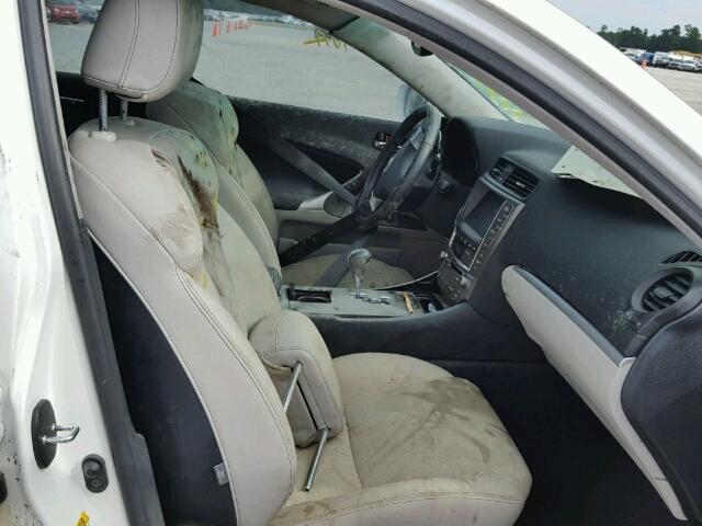 JTHBF5C28C5171411 - 2012 LEXUS IS WHITE photo 5