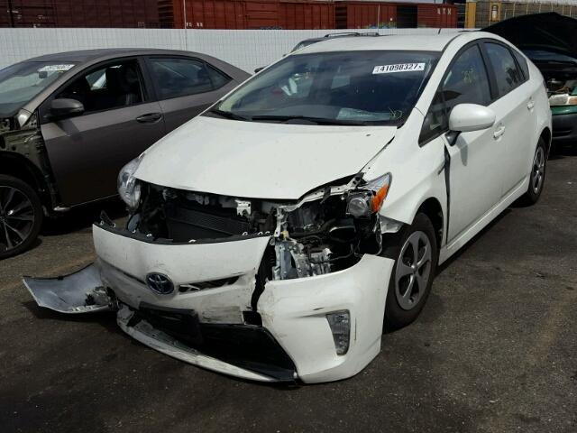 JTDKN3DU9F0455849 - 2015 TOYOTA PRIUS WHITE photo 2