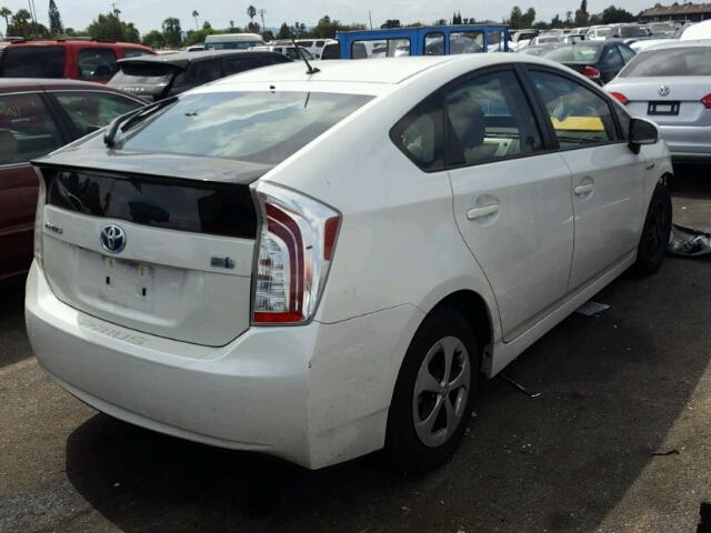 JTDKN3DU9F0455849 - 2015 TOYOTA PRIUS WHITE photo 4