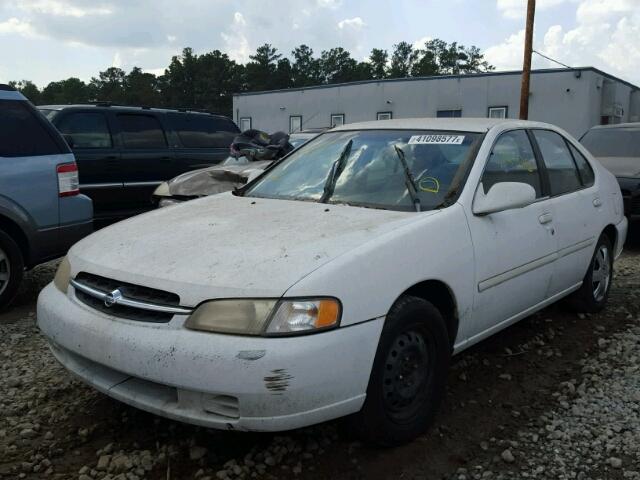 1N4DL01D3XC227448 - 1999 NISSAN ALTIMA XE WHITE photo 2