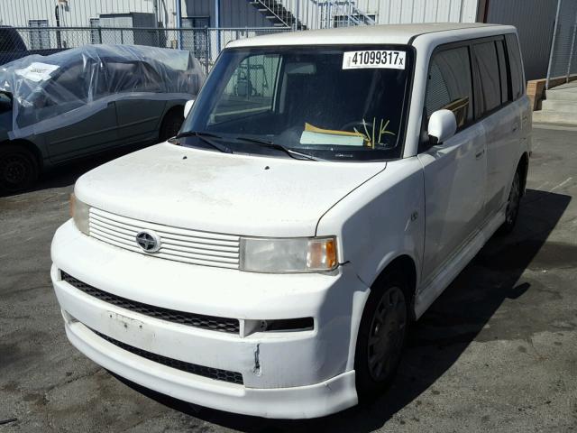 JTLKT324654024616 - 2005 TOYOTA SCION WHITE photo 2