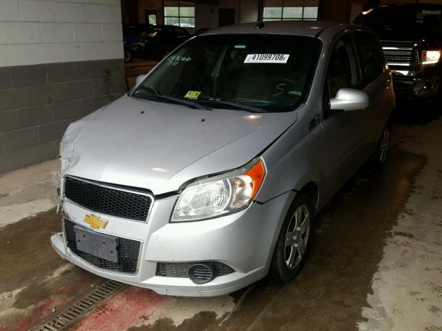 KL1TD6DE8AB124248 - 2010 CHEVROLET AVEO LS SILVER photo 2