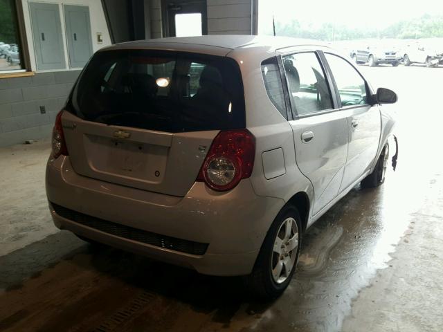 KL1TD6DE8AB124248 - 2010 CHEVROLET AVEO LS SILVER photo 4