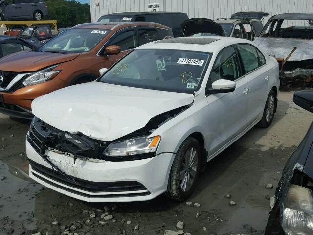 3VWD67AJ2GM418175 - 2016 VOLKSWAGEN JETTA SE WHITE photo 2