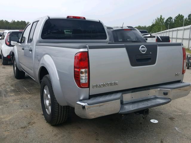 1N6AD09UX8C423951 - 2008 NISSAN FRONTIER C SILVER photo 3