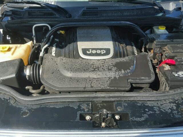 1J8HG68208C209961 - 2008 JEEP COMMANDER SILVER photo 7