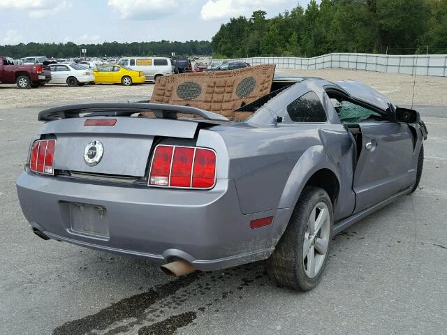 1ZVFT82H975243027 - 2007 FORD MUSTANG GT GRAY photo 4