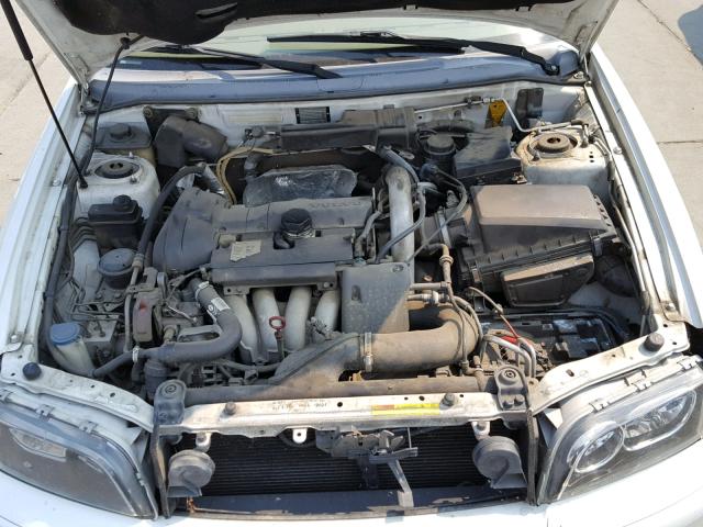 YV1VW27524F039350 - 2004 VOLVO V40 1.9T WHITE photo 7