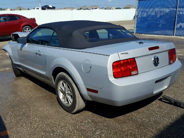 1ZVHT84NX85128403 - 2008 FORD MUSTANG SILVER photo 3