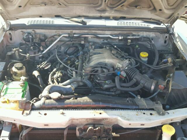 1N6ED27T61C354558 - 2001 NISSAN FRONTIER C SILVER photo 7