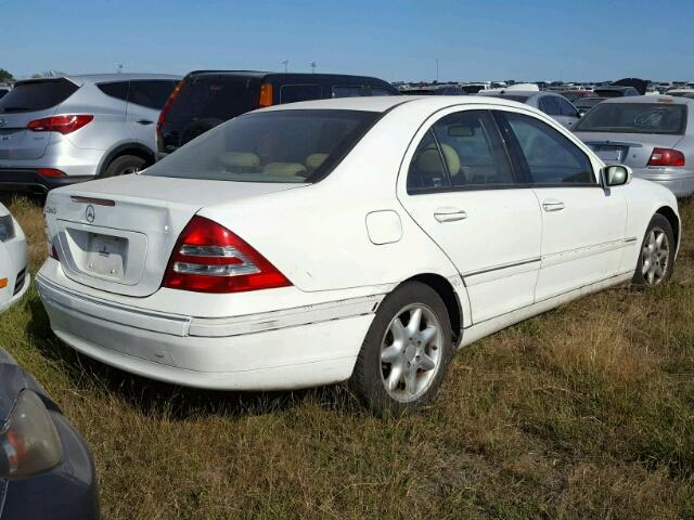 WDBRF61J64E015450 - 2004 MERCEDES-BENZ C WHITE photo 4