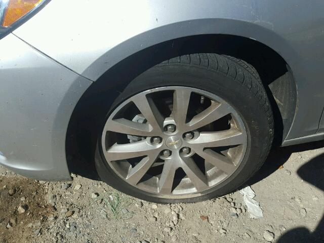 1G11H5SA8DU140613 - 2013 CHEVROLET MALIBU LTZ 银色 照片 9