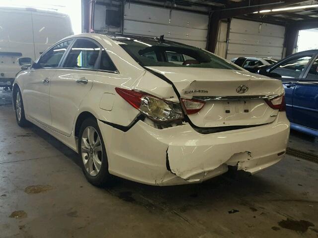 5NPEC4AC6CH392311 - 2012 HYUNDAI SONATA SE WHITE photo 3