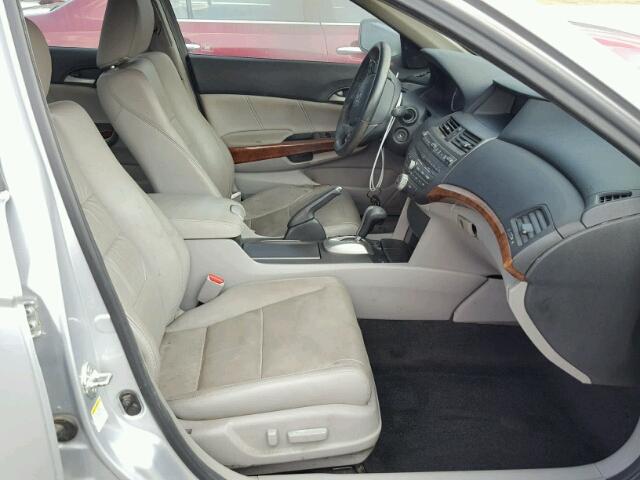 1HGCP2F8XBA113888 - 2011 HONDA ACCORD SILVER photo 5