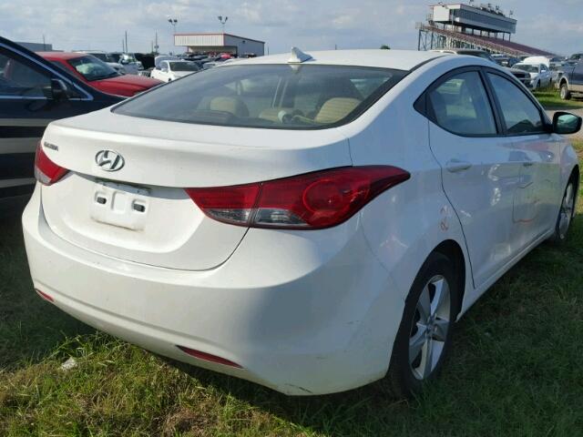 5NPDH4AE9DH367340 - 2013 HYUNDAI ELANTRA GL WHITE photo 4