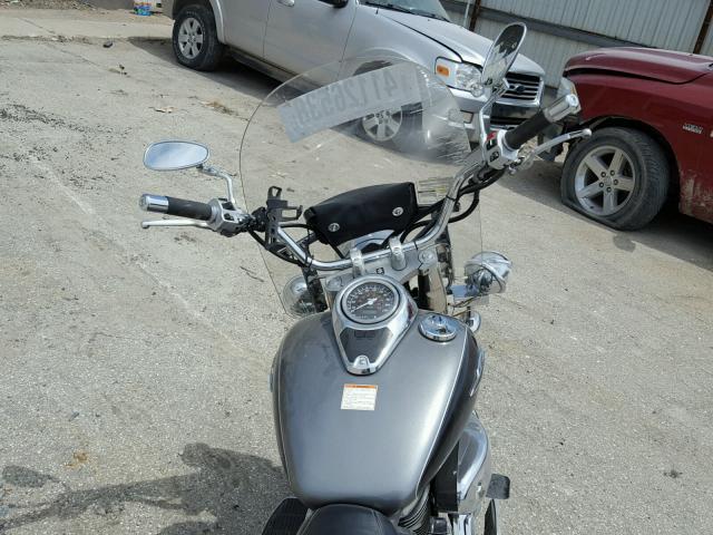 JS1VS55A752101671 - 2005 SUZUKI C50 GRAY photo 5