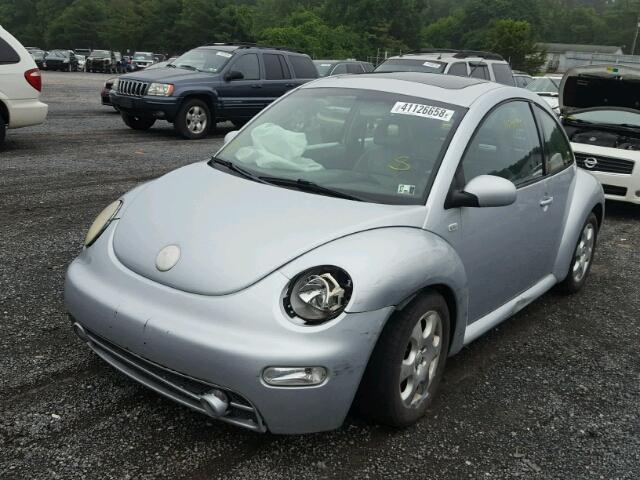 3VWCP21C12M441713 - 2002 VOLKSWAGEN NEW BEETLE Gümüş foto 2