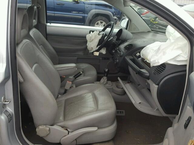 3VWCP21C12M441713 - 2002 VOLKSWAGEN NEW BEETLE Gümüş foto 5