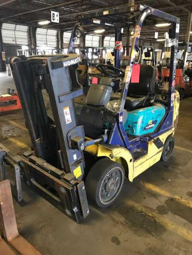 566954A - 2003 KMTS FORKLIFT UNKNOWN - NOT OK FOR INV. photo 1