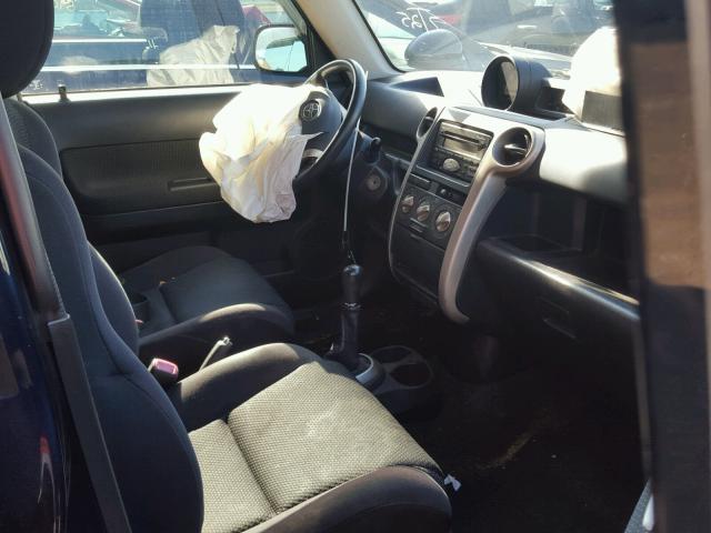 JTLKT334950194748 - 2005 TOYOTA SCION XB Blau Foto 5