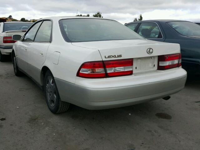 JT8BF28G010308290 - 2001 LEXUS ES 300 WHITE photo 3